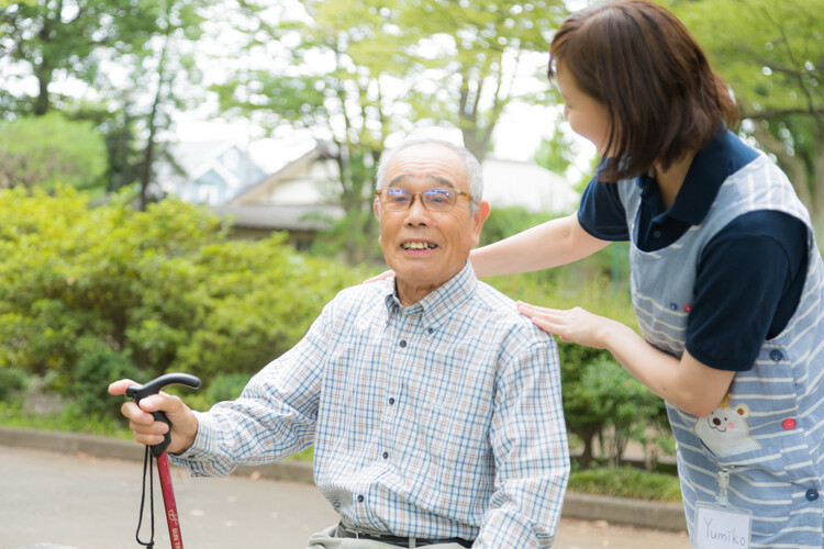 介護士について何を勉強するべき？最初に取るおすすめの資格は？