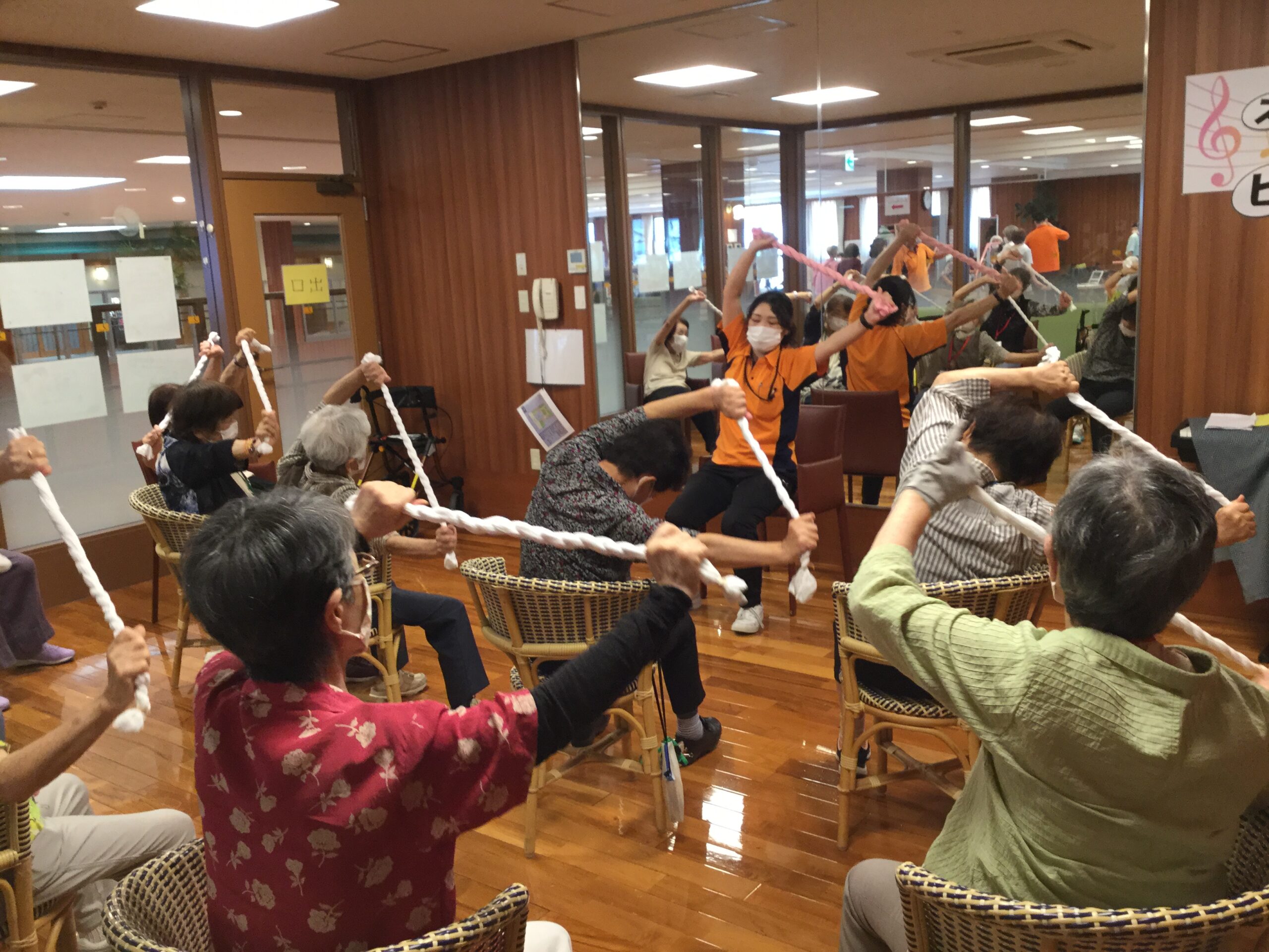 【リゾート春日井：リハビリより】イベントとしてタオル体操を行いました！！