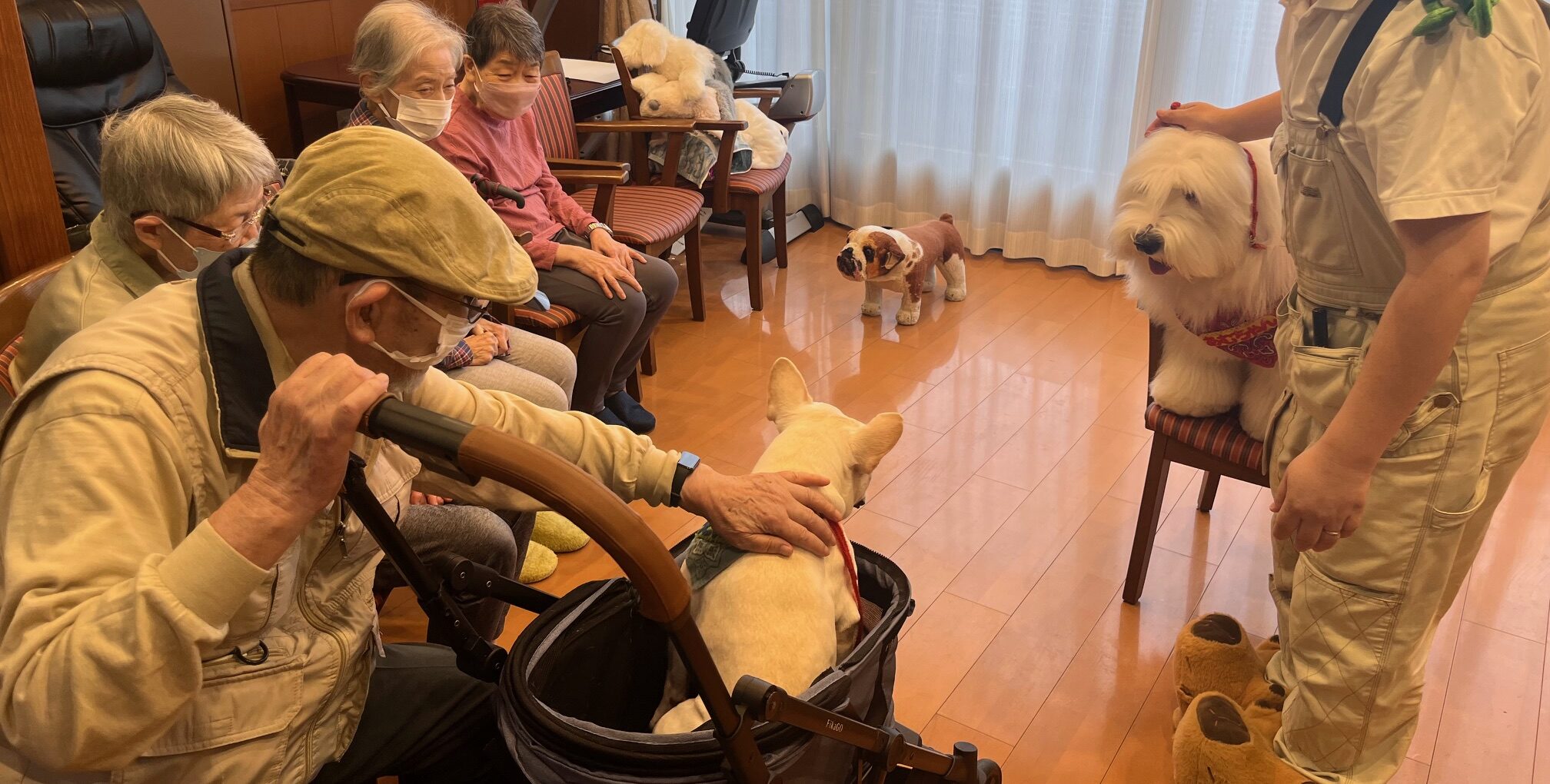 笑顔がいっぱい　ドッグセラピー