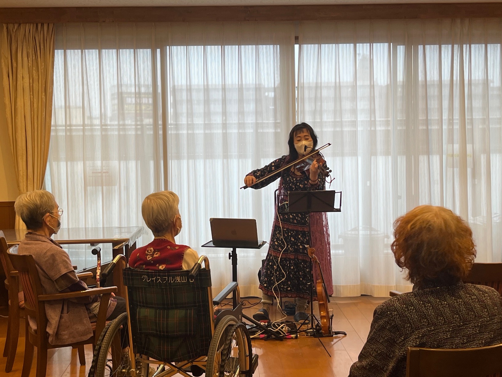 【グレイスフル浅山】心に響く音色♪バイオリン生演奏！