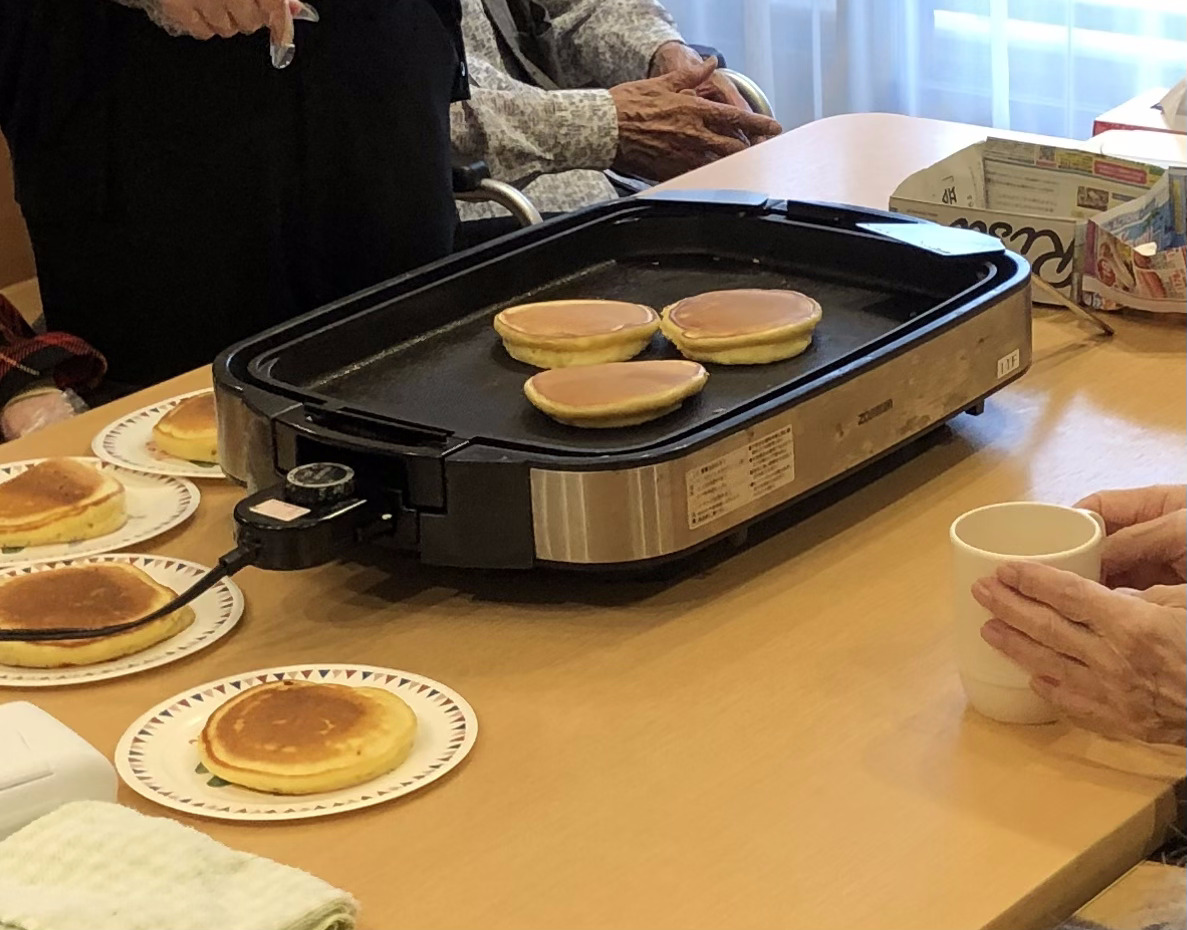 【ジョイフル名駅】ホットケーキ作り♪