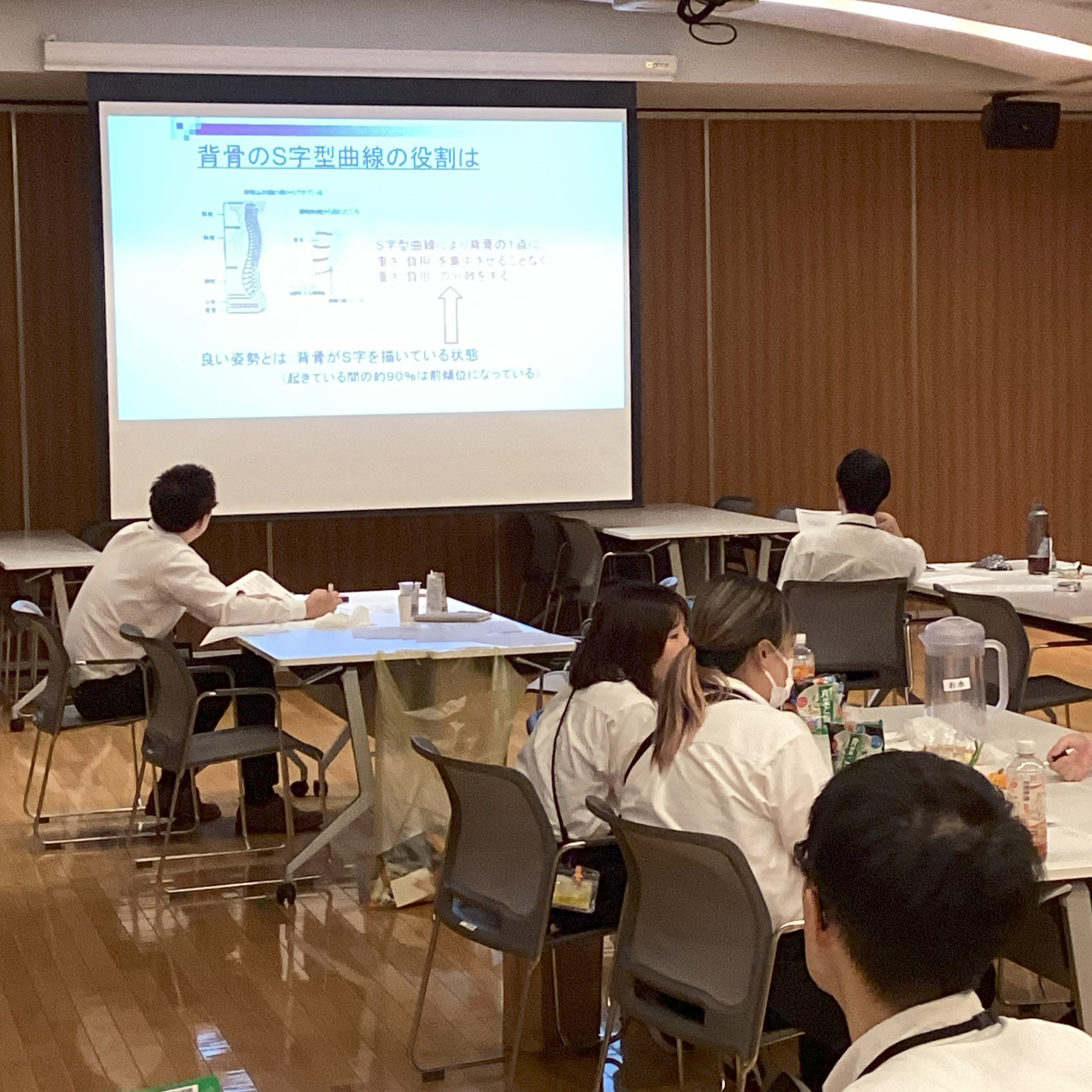 【サンサンリゾート新栄】施設内勉強会でノーリフティングポリシーについての勉強会を行いました！