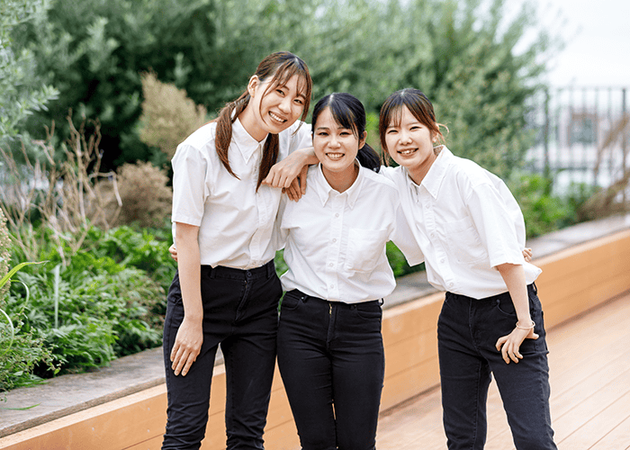 スタッフ達の笑顔1枚目